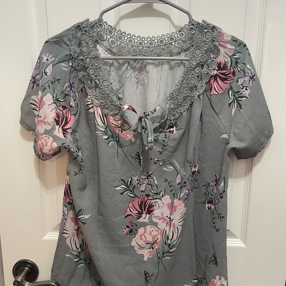 Ruffled Green and Pink Short Sleeve Blouse - Picture 2 of 12